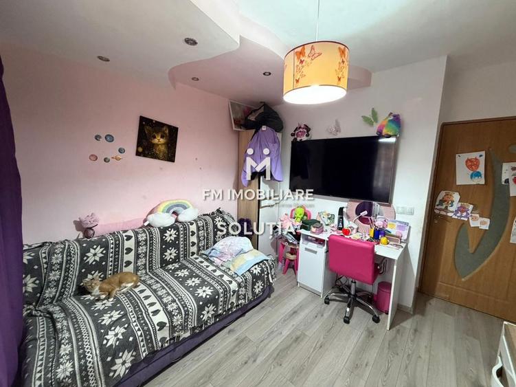 Apartament de vanzare decomandat -3 camere - 1