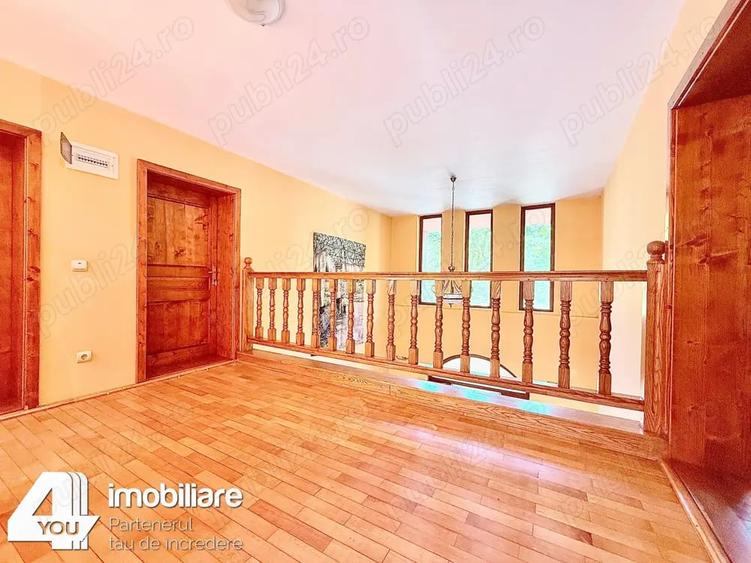 Casă cu 6 camere cu Teren 1180 Mp în Moneasa