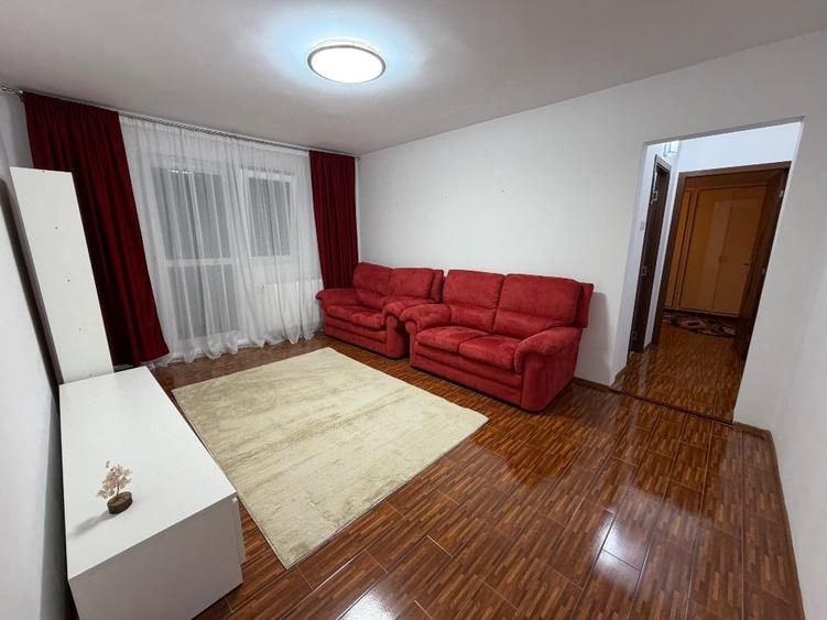 Apartament cu 2 camere semidecomandat, mobilat în Central