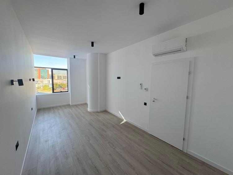 Apartament cu 4 camere decomandat, mobilat în Pipera