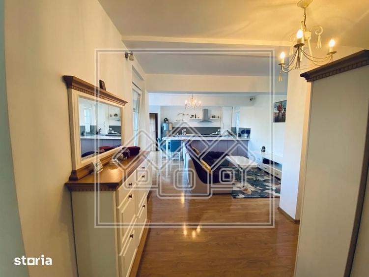 Apartament cu 3 camere decomandat în Calea Dumbrăvii