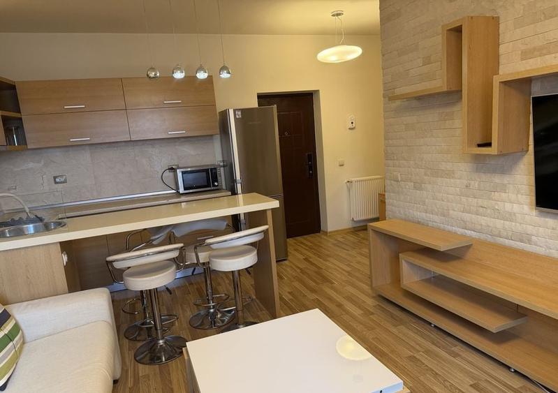 Apartament cu 2 camere semidecomandat, mobilat în Zorilor