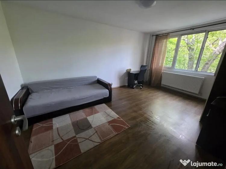 Garsonieră decomandată în Drumul Taberei