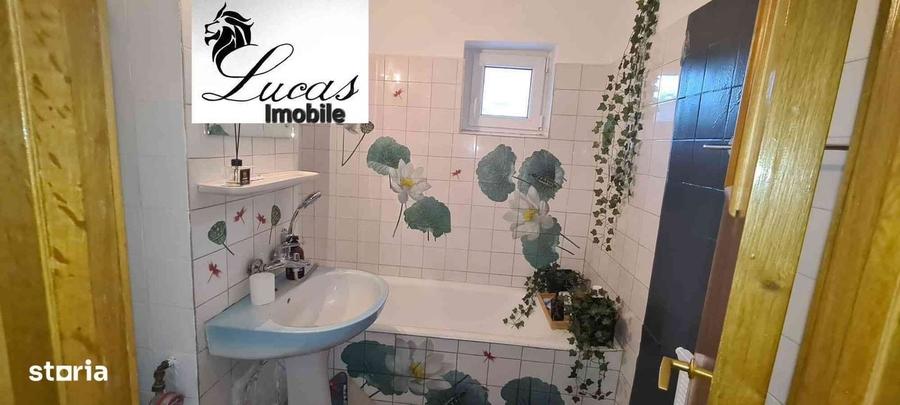 Apartament cu 3 camere decomandat în Stadion