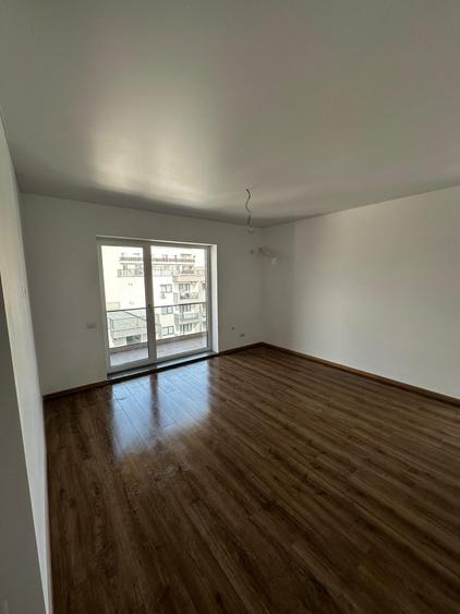 Apartament cu 2 camere semidecomandat în Apărătorii Patriei