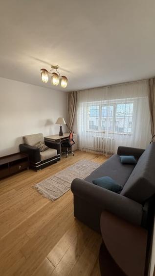 Apartament cu 3 camere decomandat în Zorilor