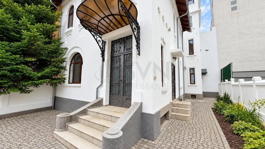 Casă individuală cu 10 camere cu Teren 200 Mp în Kiseleff