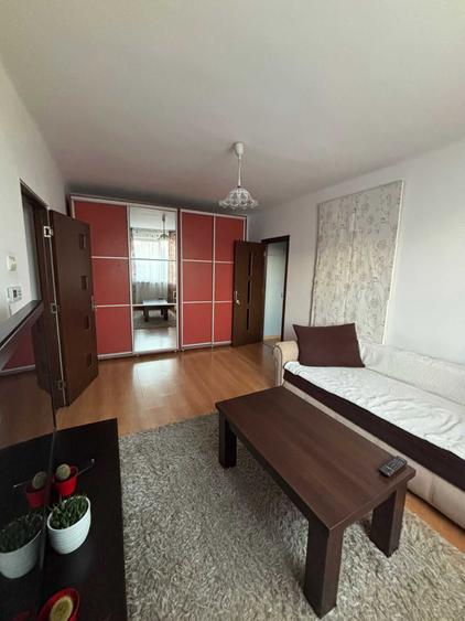 Apartament cu 2 camere semidecomandat în Horea
