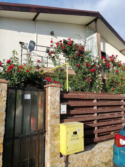Casă cu 4 camere în Berceni