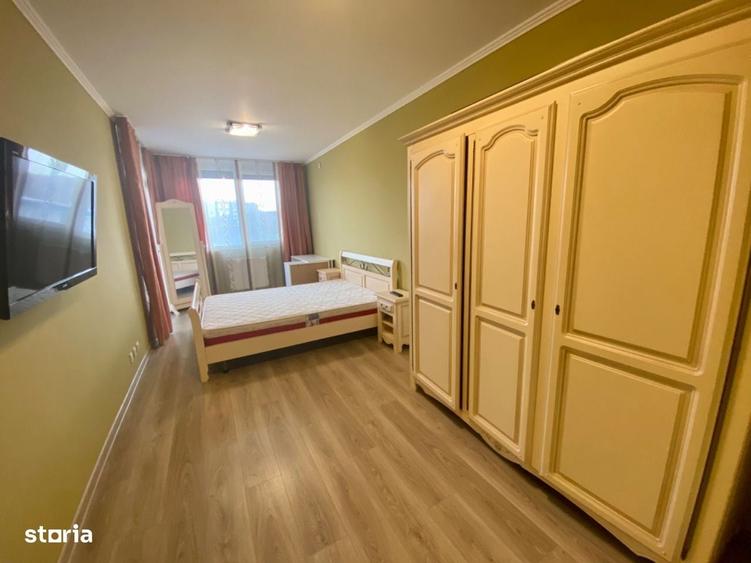 Apartament cu 3 camere semidecomandat în Central