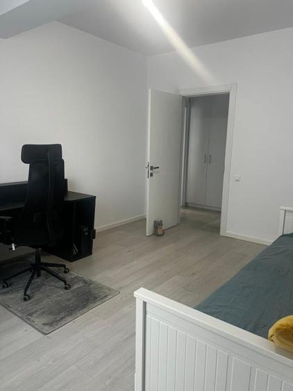 Apartament cu 3 camere decomandat, mobilat în Brâncoveanu