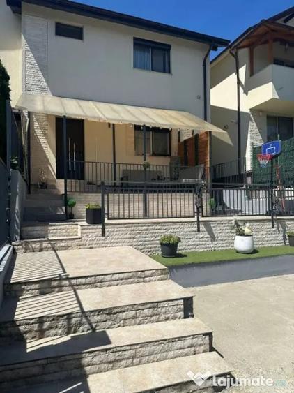 Casă cu 5 camere cu Teren 202 Mp în Trivale