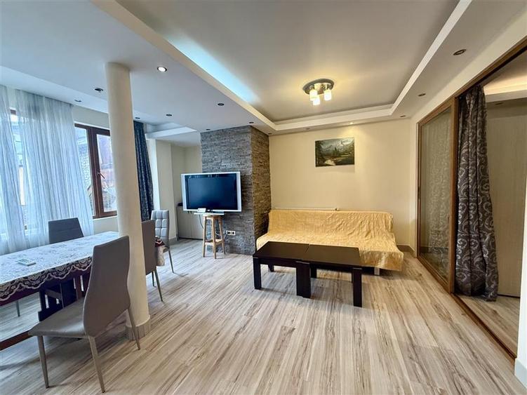 Apartament cu 2 camere decomandat, mobilat în Poiana Brașov