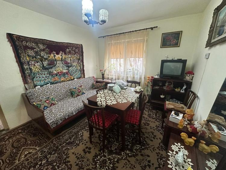 Apartament cu 3 camere decomandat în Cetate