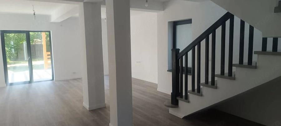 Casă cu 4 camere cu Teren 484 Mp în Valea Ursului