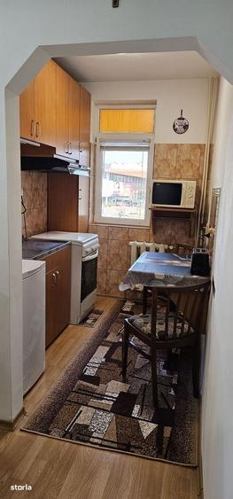 Apartament cu 2 camere semidecomandat în Tomis III