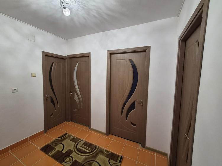 Apartament cu 2 camere decomandat în Triaj