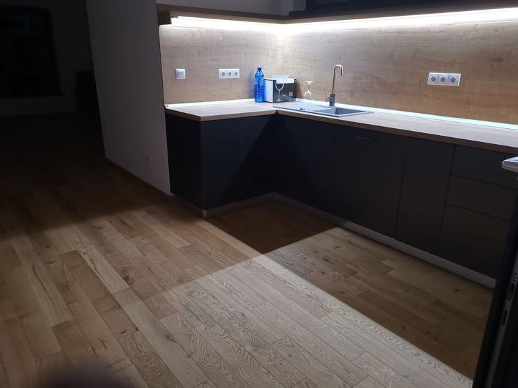 Casă individuală cu 8 camere cu Canalizare în Șelimbăr