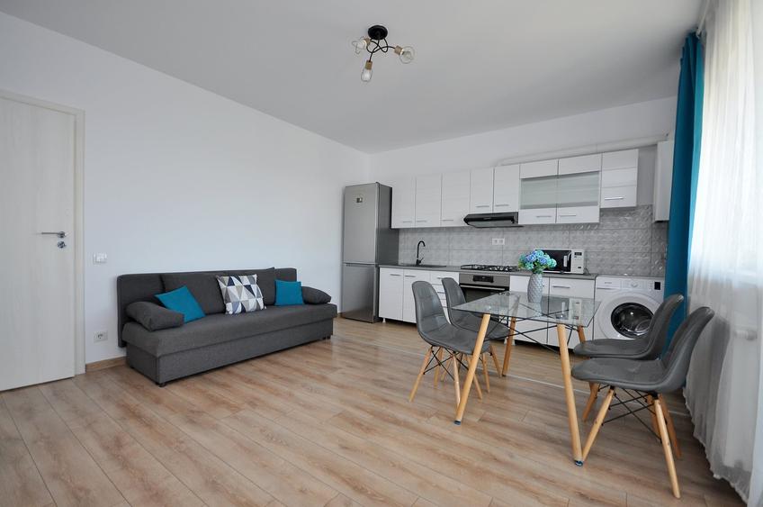 Apartament cu 3 camere decomandat în Drumul Taberei