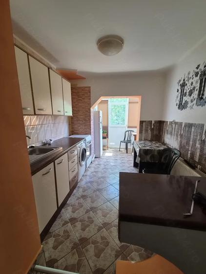 Apartament cu 2 camere decomandat în Găești