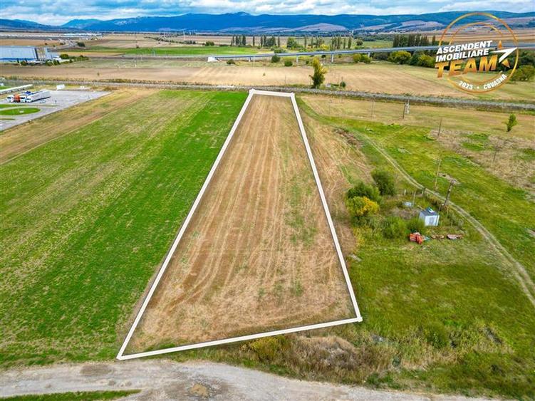 Teren Construcții extravilan de 9675 mp, în Nord