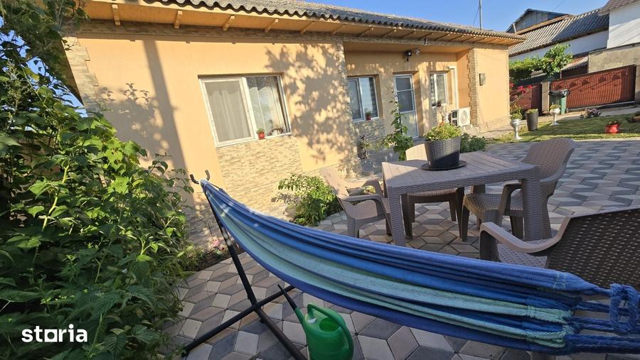 Casă cu 3 camere decomandat cu Teren 627 Mp în Limanu