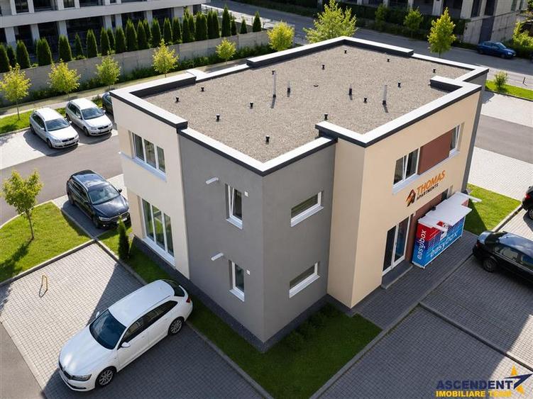Apartament cu 2 camere decomandat, mobilat în Tractorul