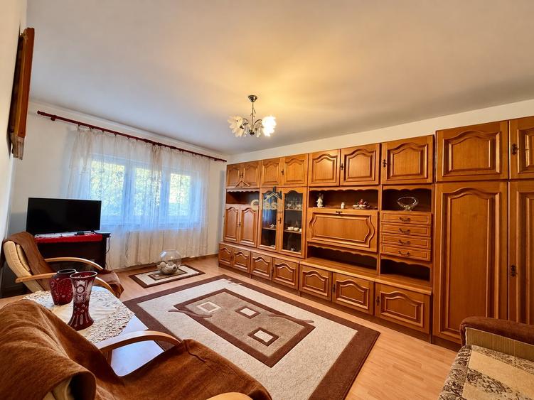 Apartament cu 3 camere decomandat, mobilat în Plopilor