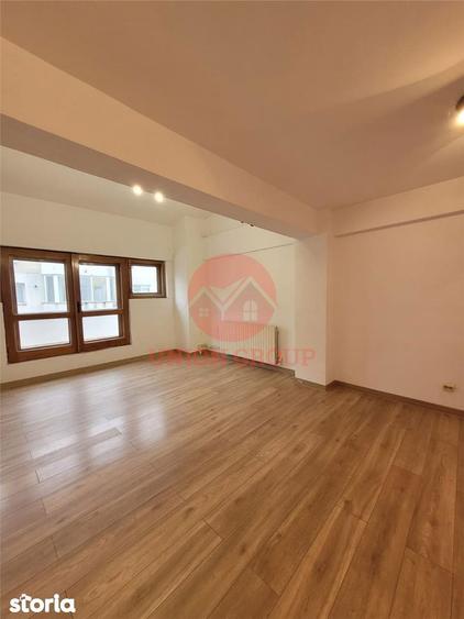 Spațiu comercial, de 55 mp, în Delfinariu
