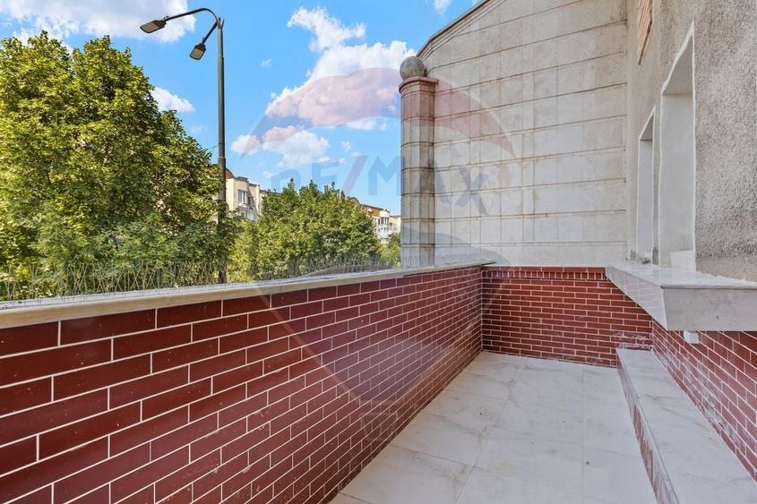 Apartament cu 3 camere decomandat, mobilat în Băncilor