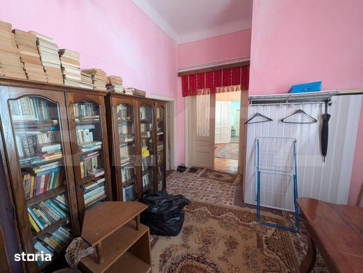 Casă cu 6 camere cu Teren 489 Mp în Lipoveni