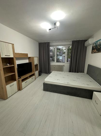 Garsonieră decomandată în Drumul Taberei
