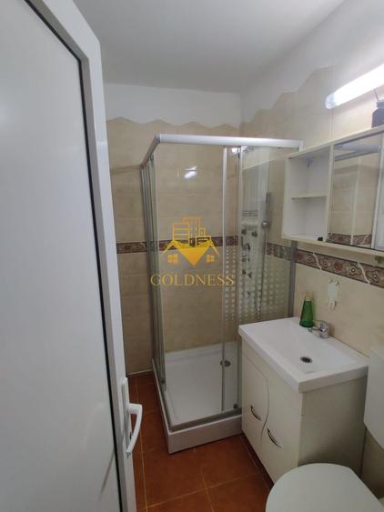 Apartament cu 4 camere decomandat, mobilat în Plopilor