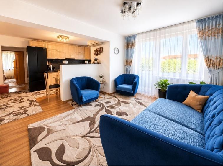 Apartament cu 3 camere decomandat în Est