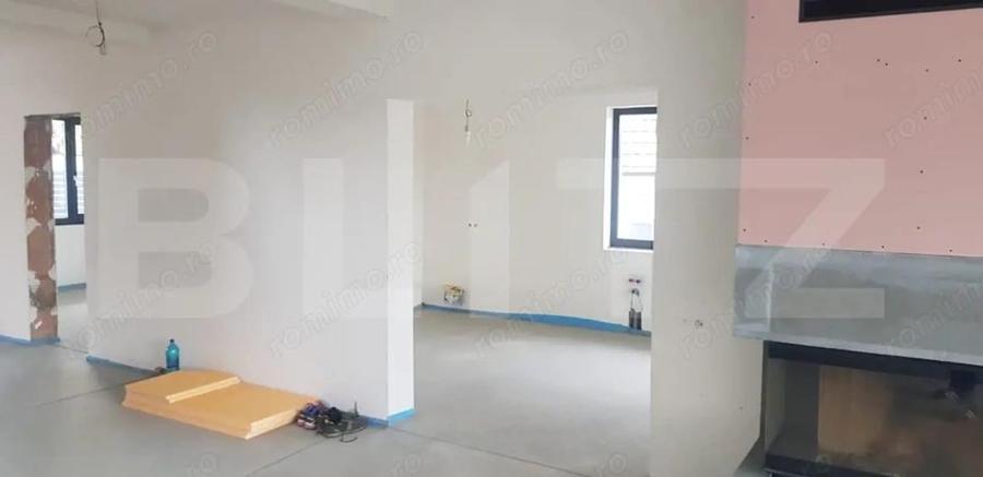 Casă cu 5 camere cu Teren 739 Mp în Apahida