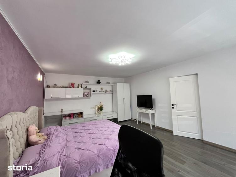 Casă cu 6 camere cu Teren 2200 Mp în Central