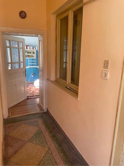 Casă cu 2 camere cu Teren 899 Mp în Central