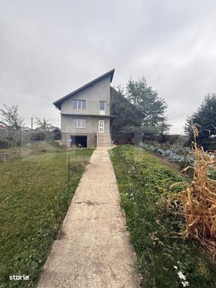 Casă cu 4 camere în Șcheia