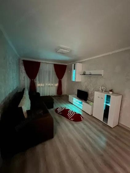Apartament cu 2 camere decomandat în Școlilor
