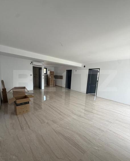 Apartament cu 3 camere decomandat, mobilat în Central