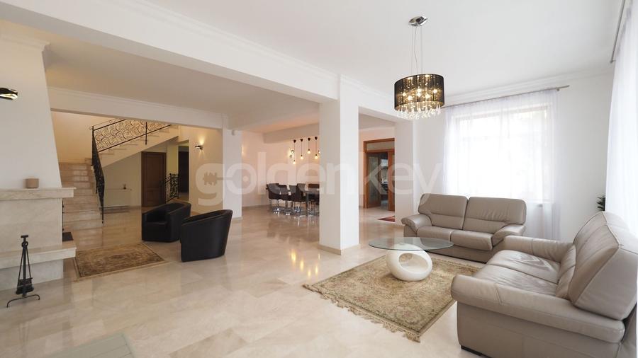 Casă individuală cu 8 camere cu Piscina în Pipera