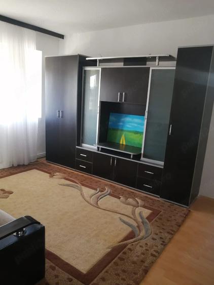 Apartament cu 2 camere semidecomandat în Exterior Vest