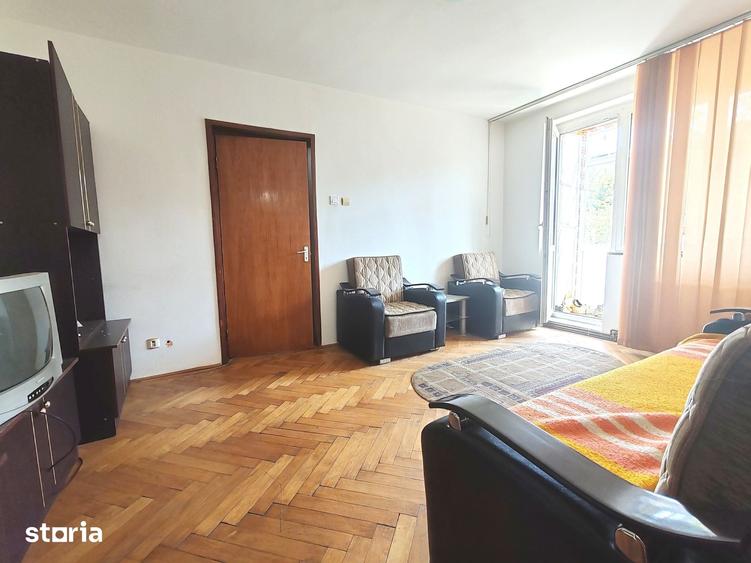 Apartament cu 2 camere semidecomandat în Craiovei