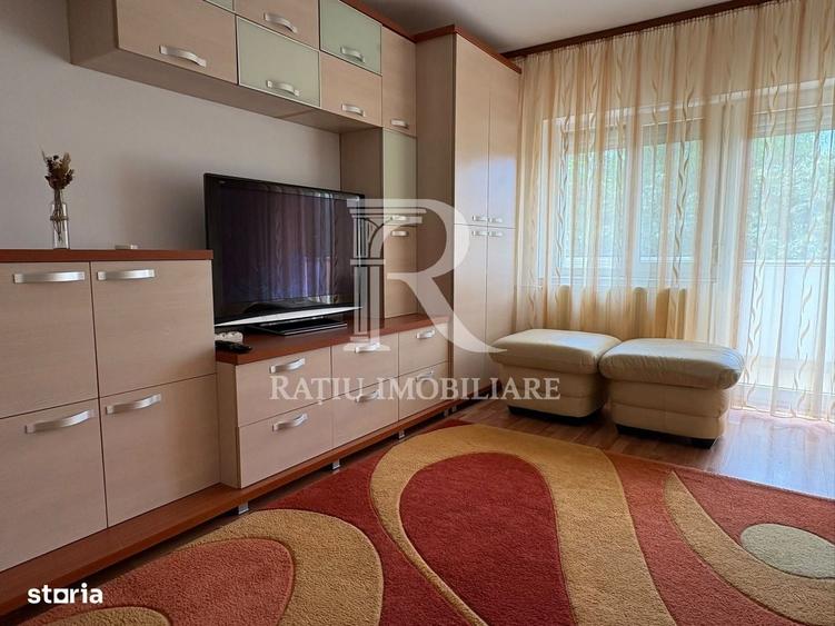 Apartament cu 3 camere decomandat în Rogerius