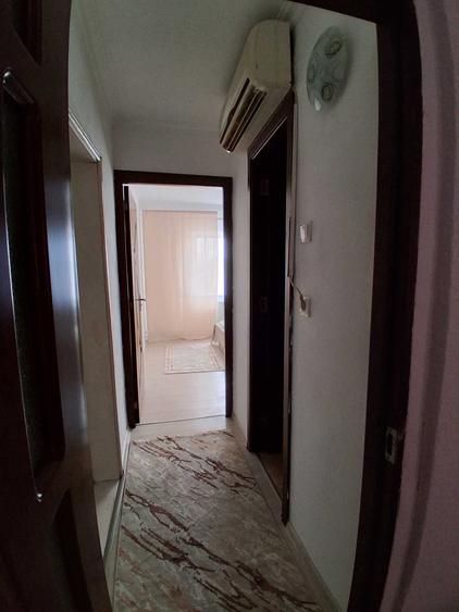 Apartament cu 3 camere decomandat în Exterior Vest