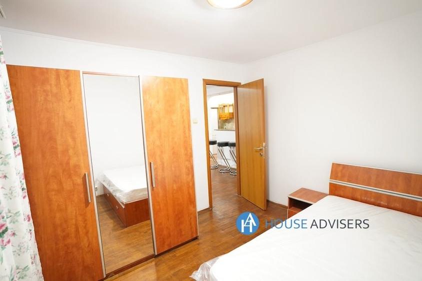Apartament cu 3 camere, mobilat în Romană
