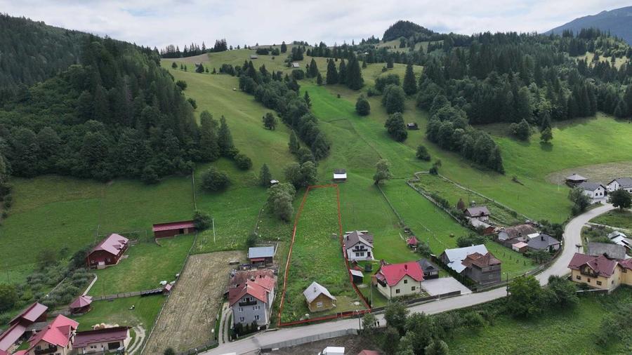 Teren 2.870 mp langa Partia Rarau, 2.310 mp intravilan + casa 51 mp - 1