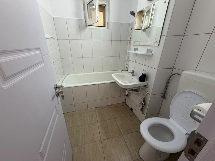 Garsonieră semidecomandată în Titan