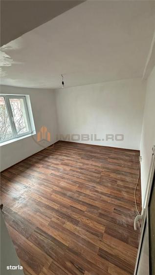Apartament cu 3 camere decomandat în Păcurari