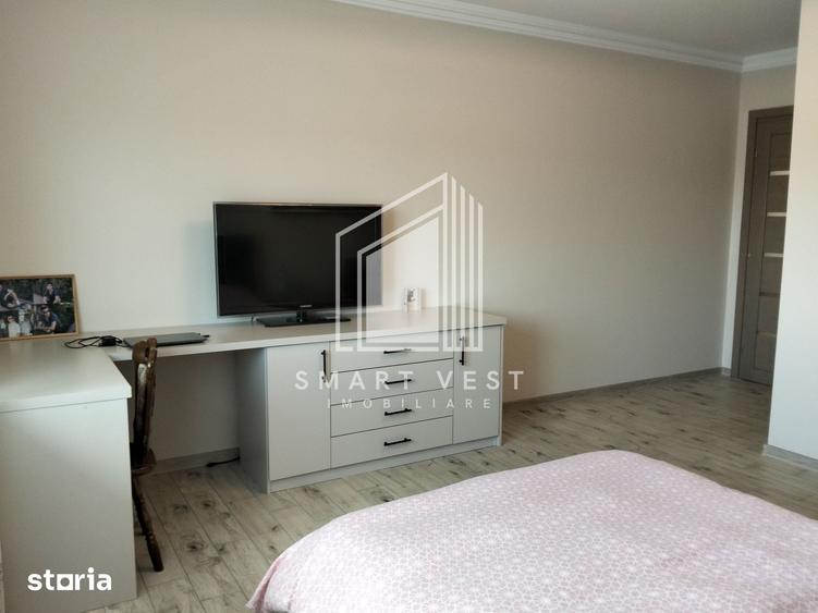 Casă cu 4 camere semidecomandat cu Teren 718 Mp în Poiana Mare